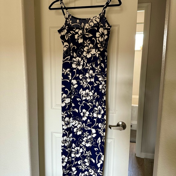 HILO HATTIE Hawaiian Maxi Sleeveless Vintage Floral Blue White Gold Dress - NWOT - Picture 2 of 5